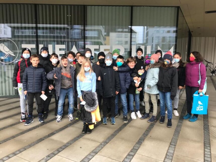 Theaterbesuch der 5. und 6. Klassen