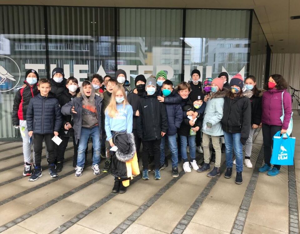 Theaterbesuch der 5. und 6. Klassen