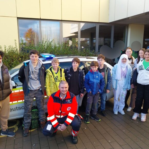 Die Schulsanis der AER bekommen Besuch