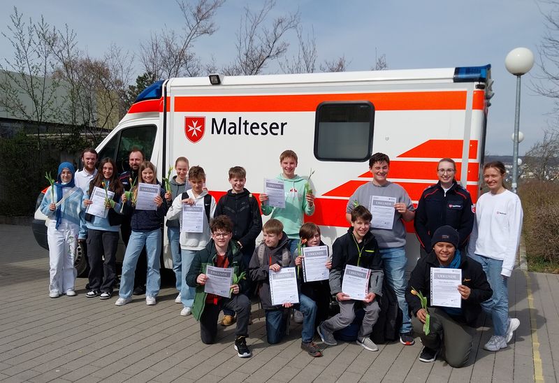 Neue Schulsanis an der AER