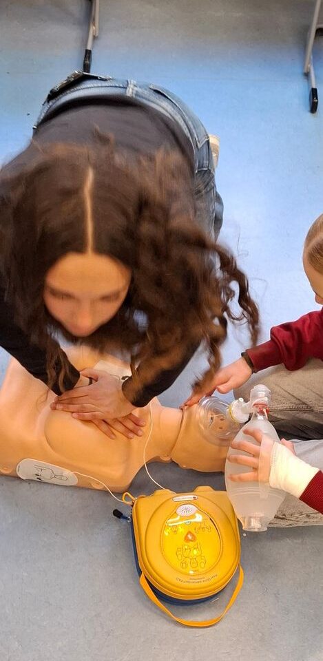 Fortbildung der AER-Schulsanis